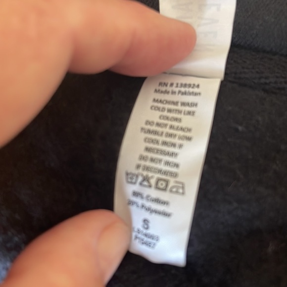 Young Men Street-ware Heavyweight Zipped Fleece Hoodie with Drawstrings. Size S. - Picture 4 of 6